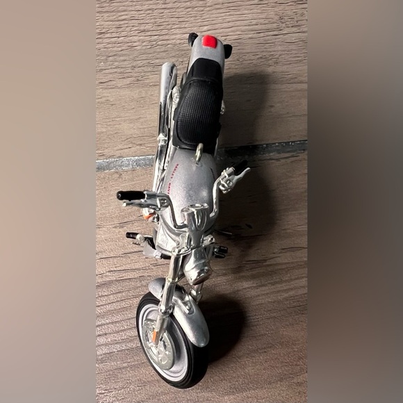 Hallmark 2004 NEW 6th Harley Davidson Milestone Series Christmas Ornament - Picture 8 of 9